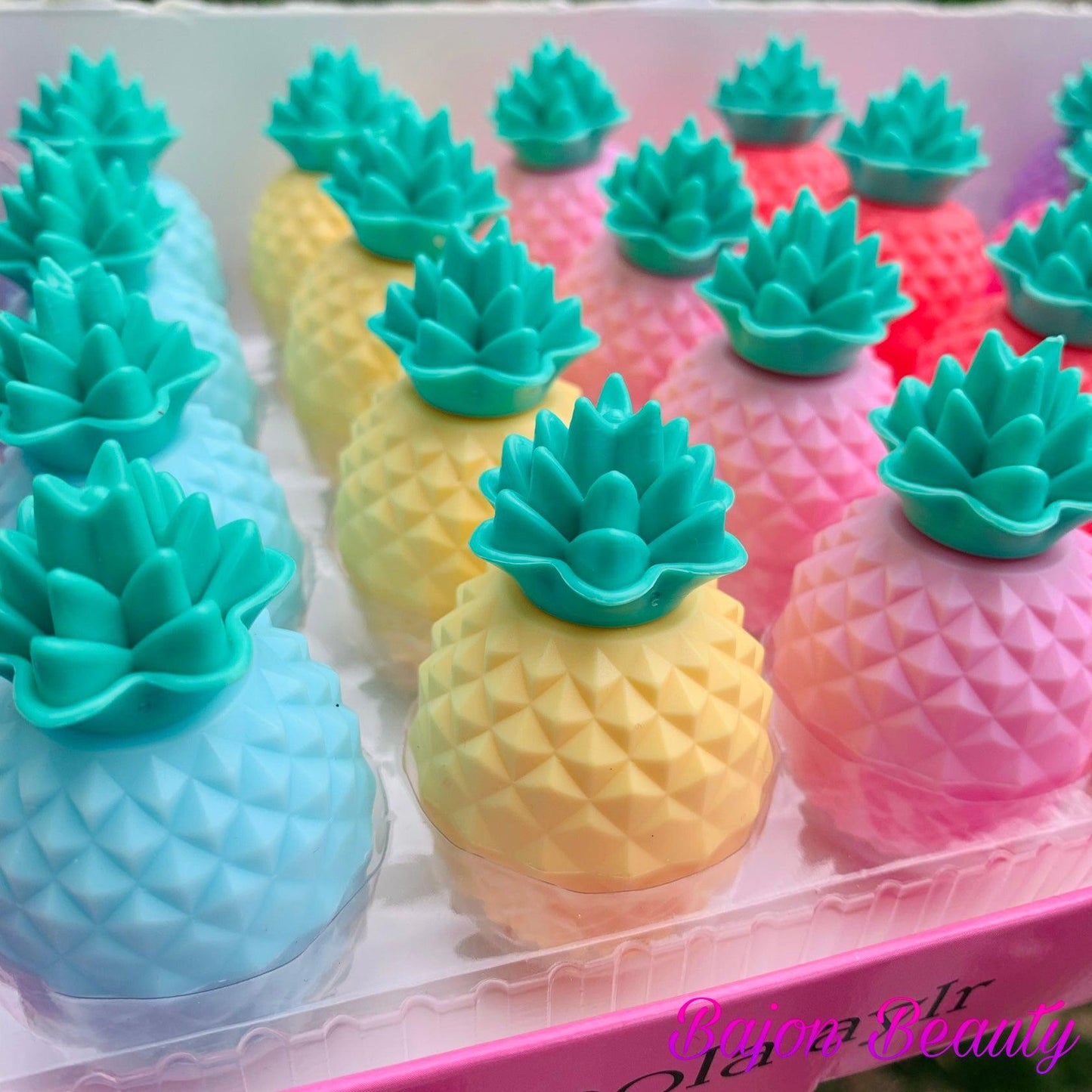 BEAUTY TREATS - STAY GOLDEN PINEAPPLE LIP BALM