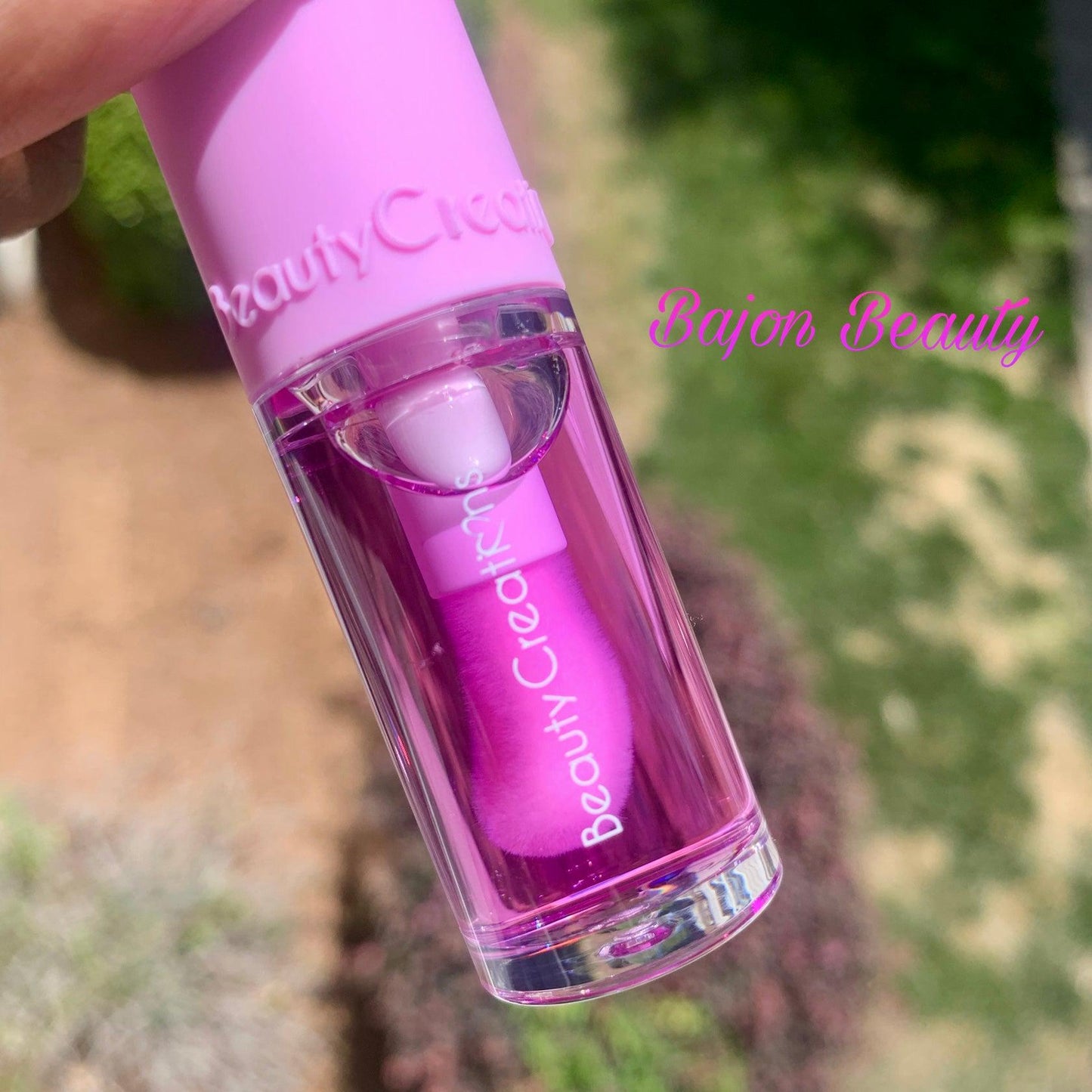 Hydrating lip oil with a ph lip tint.