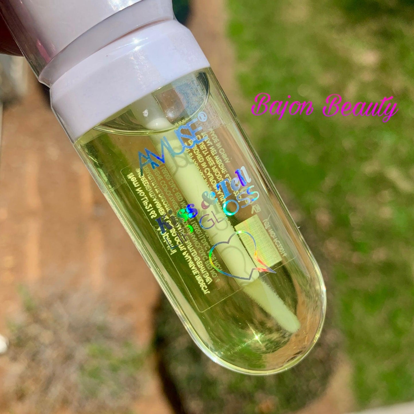 Yellow Long-lasting lip gloss