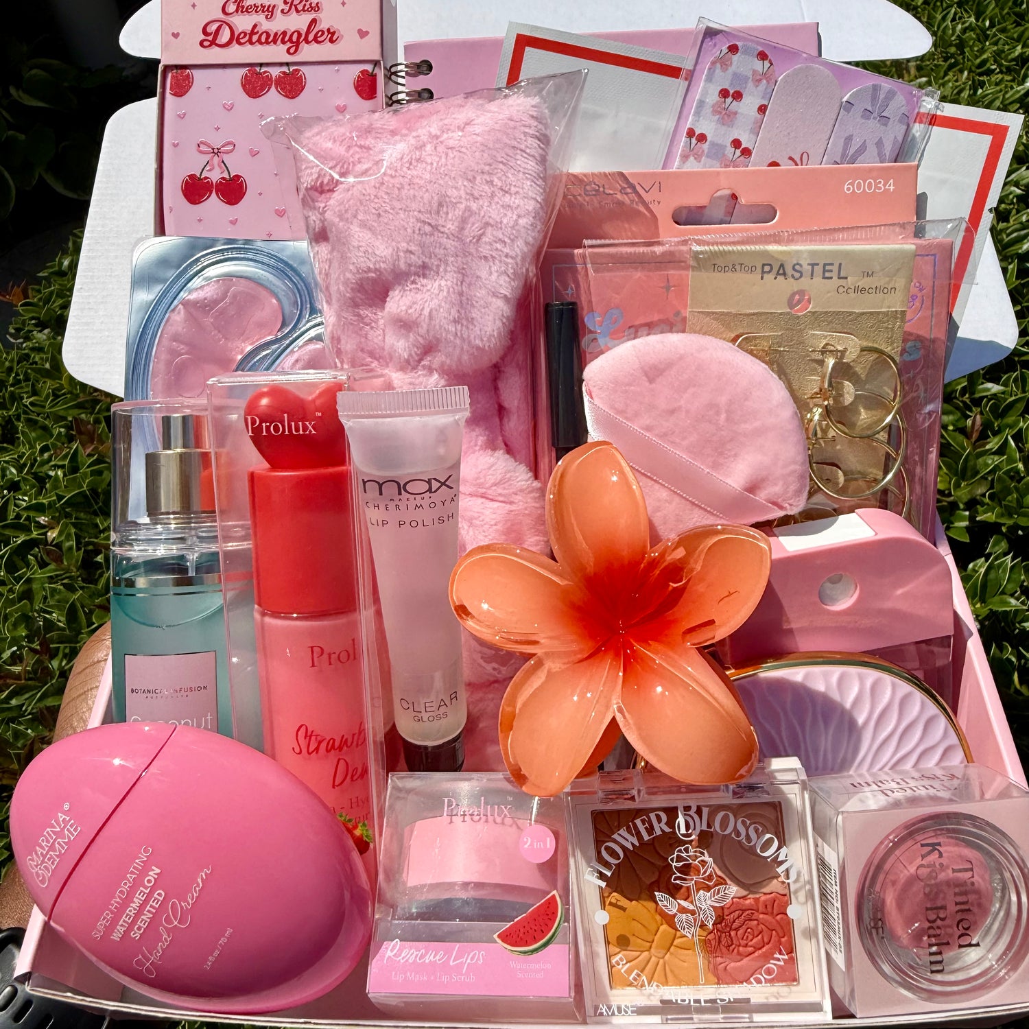gifts for her, gift ideas, beauty gift sets, cute gifts, girly presents