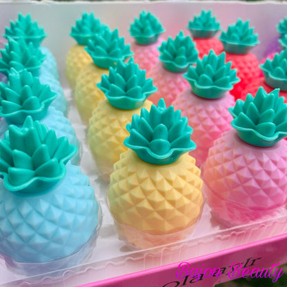 BEAUTY TREATS - STAY GOLDEN PINEAPPLE LIP BALM