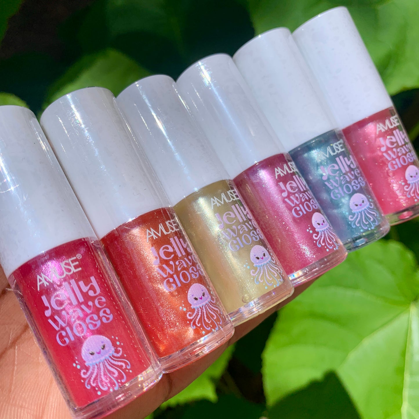  hydrating with a glossy shimmer finish