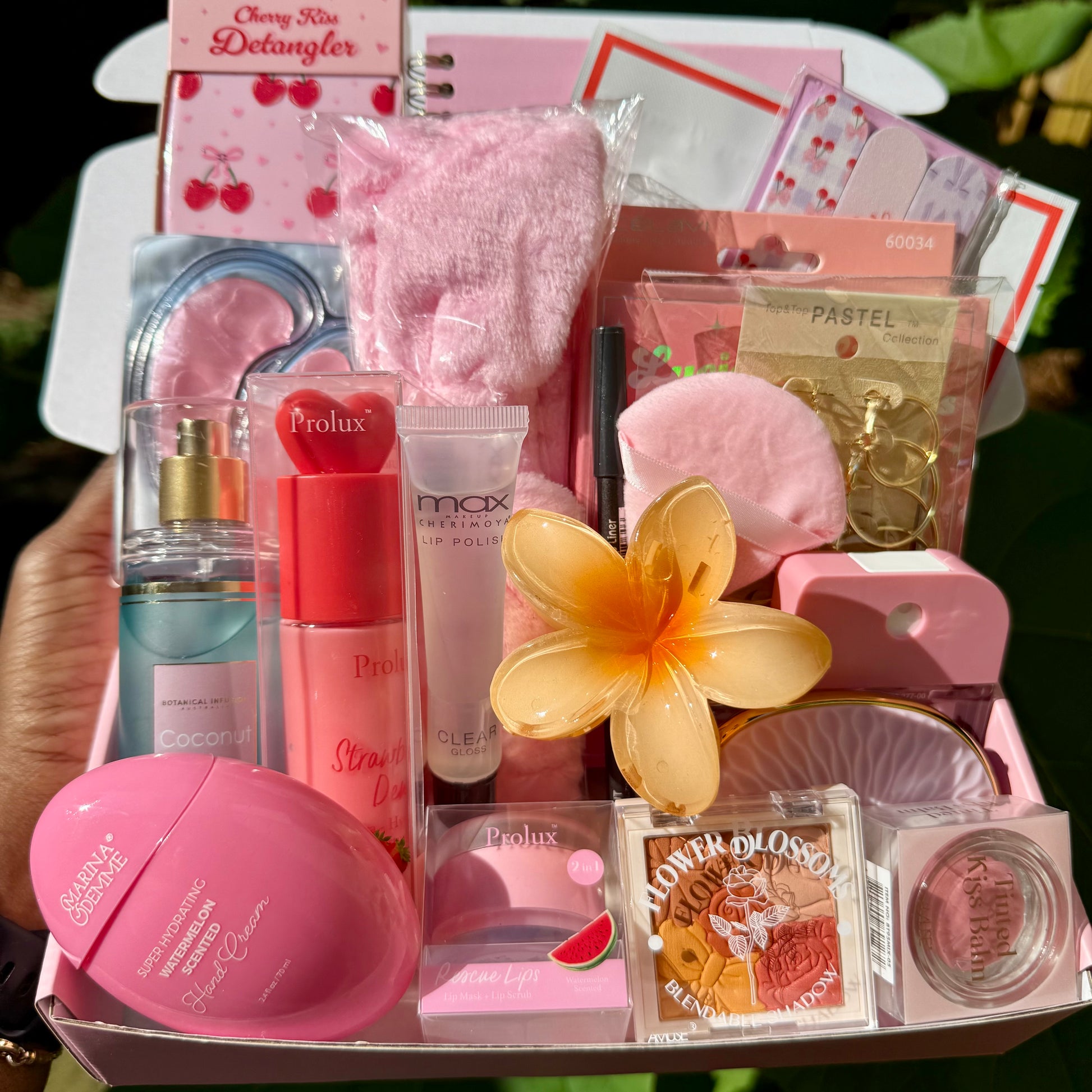 gift ideas, beauty gift sets, cute gifts, girly presents