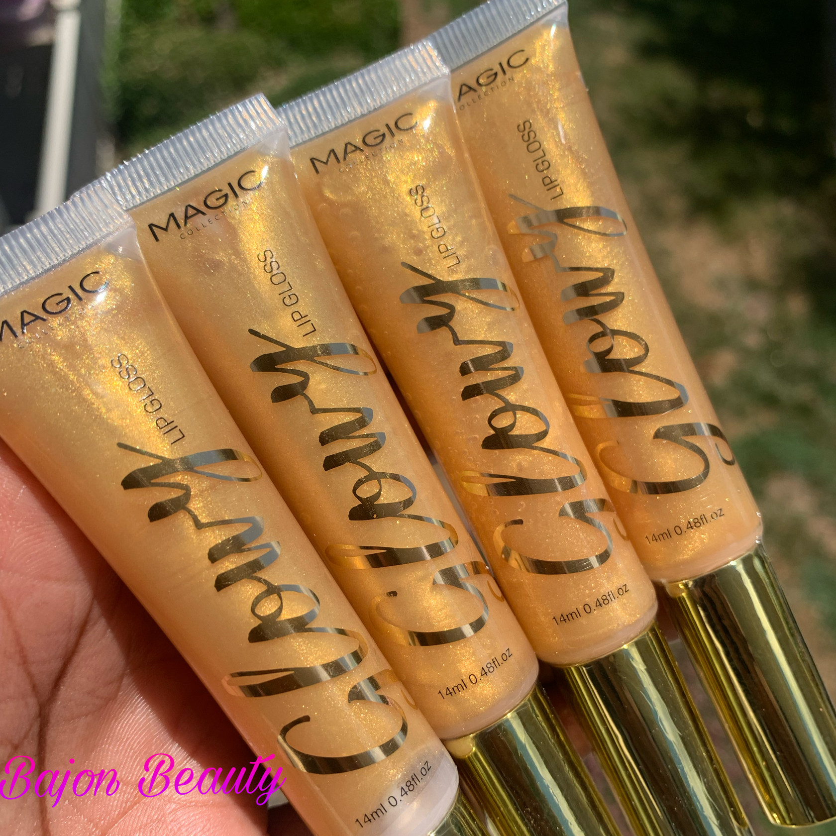 Magic Glowy Lip Gloss Gold