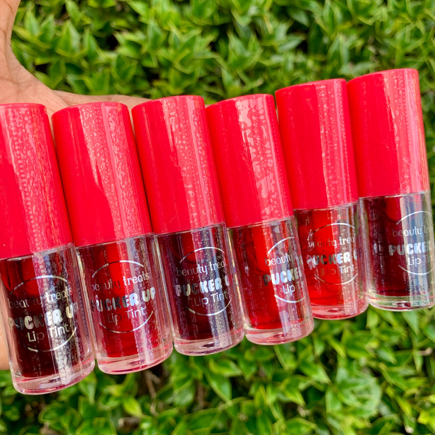 Moisturizing lip tints