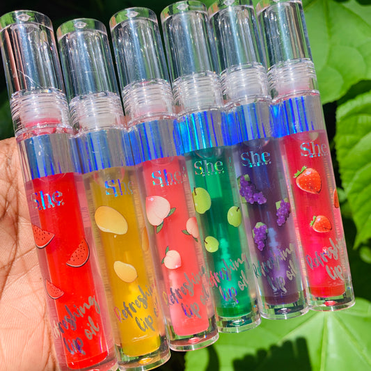 Non-sticky fruity lip oil for natural shine