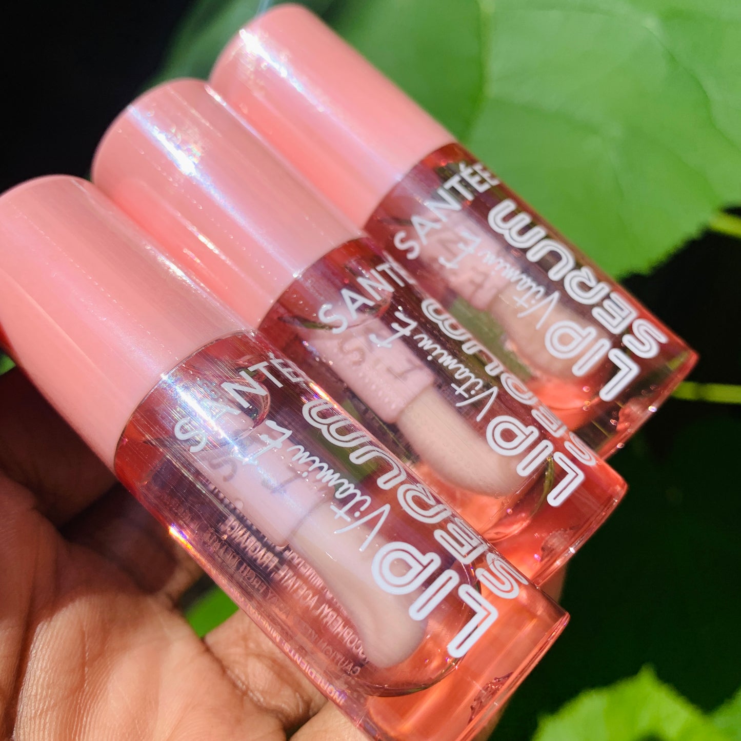 Lightweight vitamin E lip oil that nourishes and shines