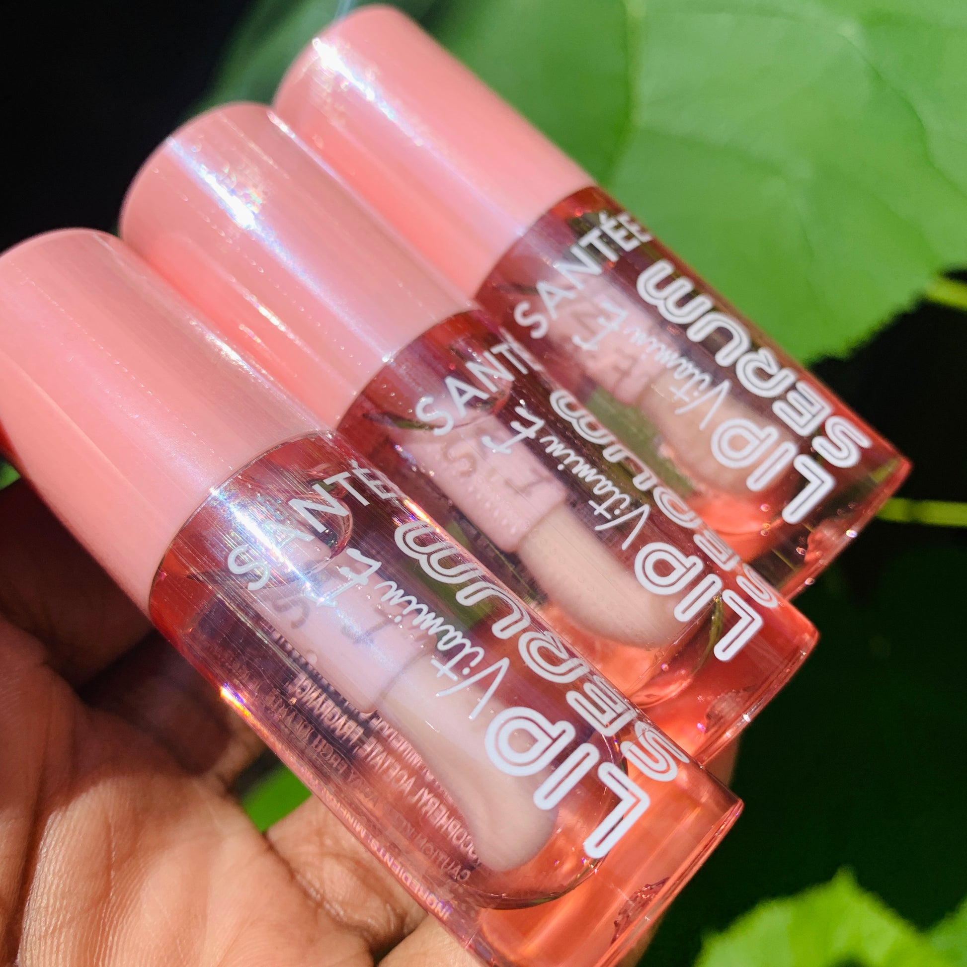 Lightweight vitamin E lip oil that nourishes and shines