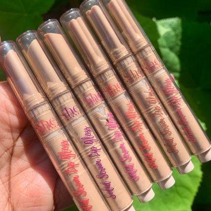 Lightweight tinted gloss for natural makeup look